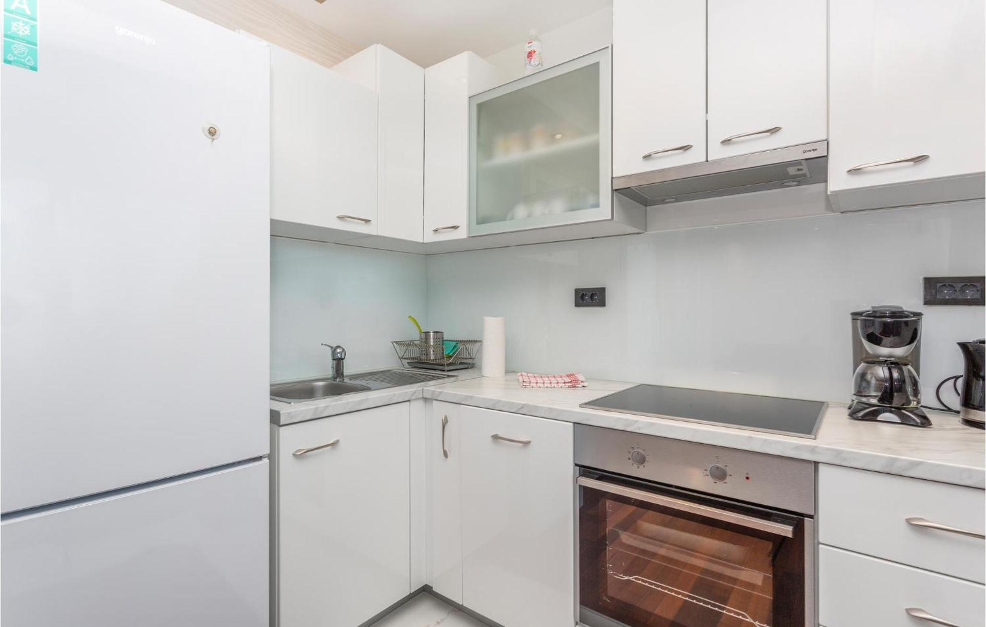 Stunning Apartment In Malinska With Kitchen Exterior photo